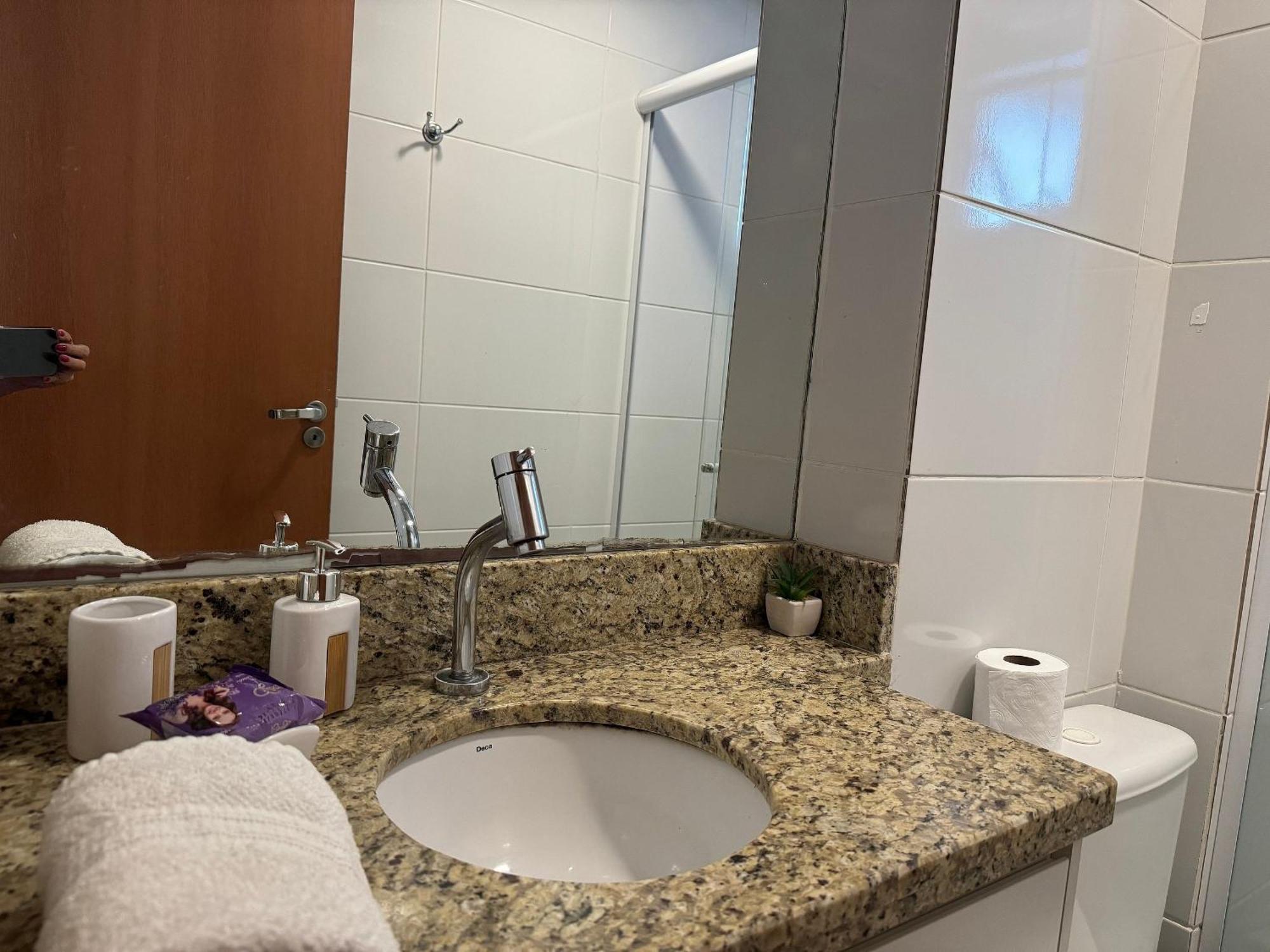 Apartamento Climatizado Ao Lado Do Premium Hosp. Goiânia Eksteriør billede